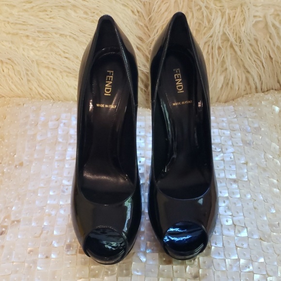 Fendi Spuntata Vernice Pumps - Picture 3 of 8